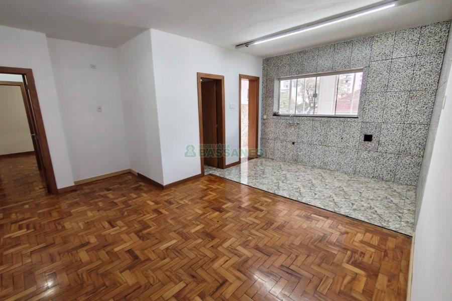 Apartamento, 3 dormitórios, 2 vagas, no bairro Centro em Caxias do Sul para Comprar