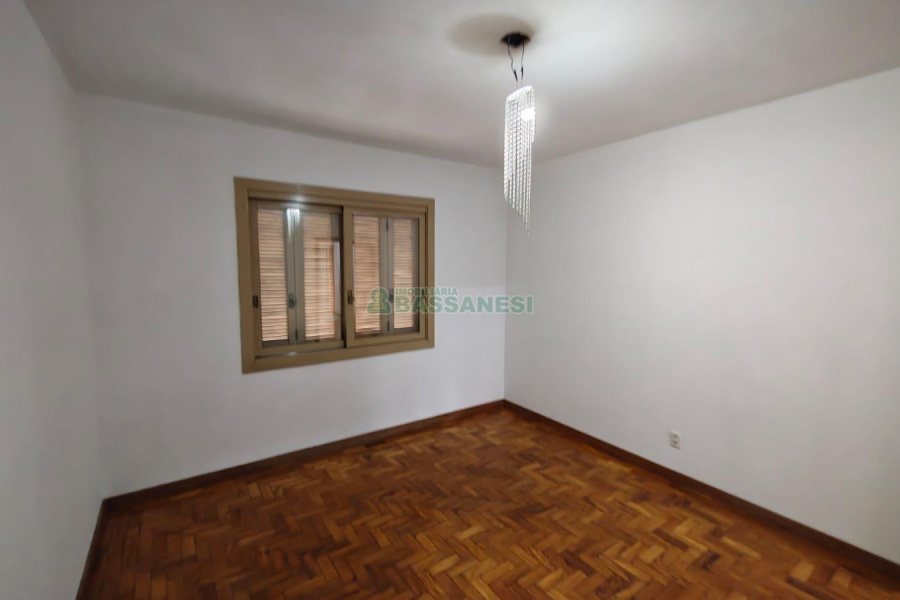 Apartamento, 3 dormitórios, 2 vagas, no bairro Centro em Caxias do Sul para Comprar