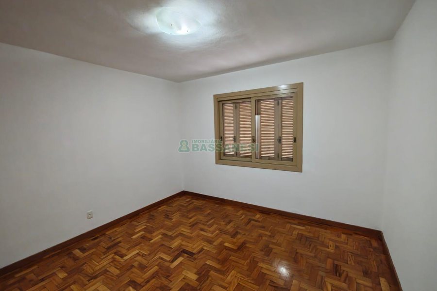 Apartamento, 3 dormitórios, 2 vagas, no bairro Centro em Caxias do Sul para Comprar