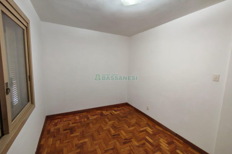 Apartamento, 3 dormitórios, 2 vagas, no bairro Centro em Caxias do Sul para Comprar