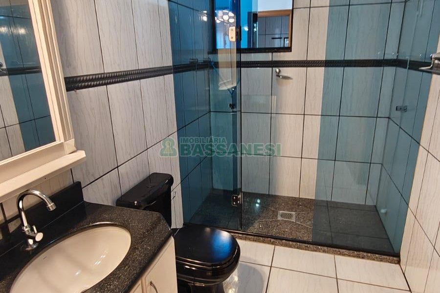 Apartamento, 3 dormitórios, 2 vagas, no bairro Centro em Caxias do Sul para Comprar