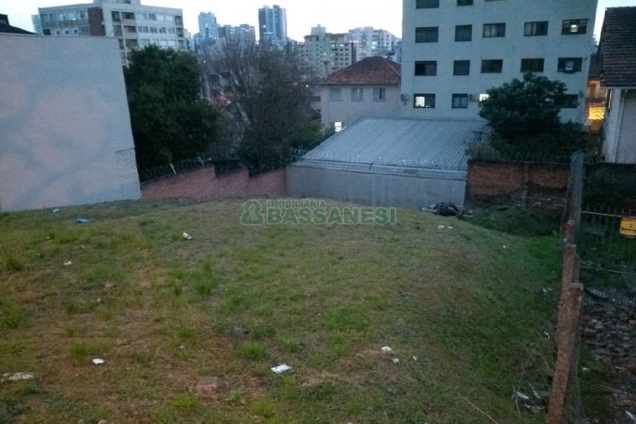 Terreno, no bairro Lourdes em Caxias do Sul para Comprar