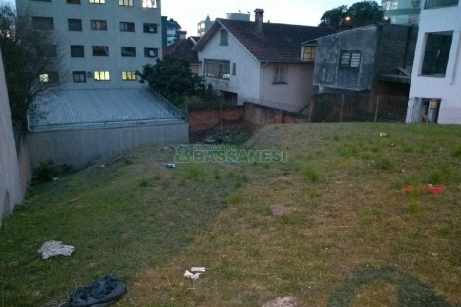 Terreno, no bairro Lourdes em Caxias do Sul para Comprar