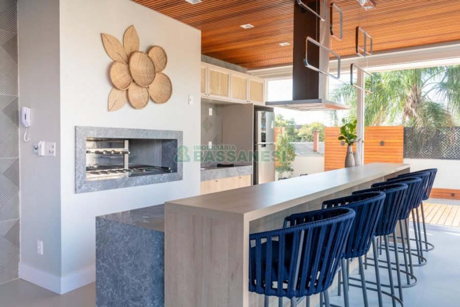 Apartamento com 143m², 3 dormitórios, 2 vagas, no bairro Madureira em Caxias do Sul para Comprar