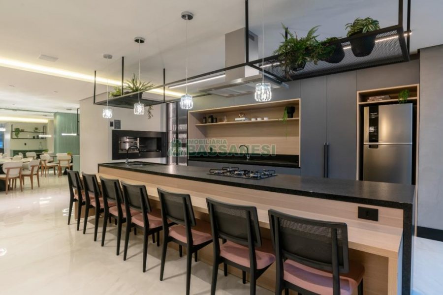 Apartamento com 143m², 3 dormitórios, 2 vagas, no bairro Madureira em Caxias do Sul para Comprar