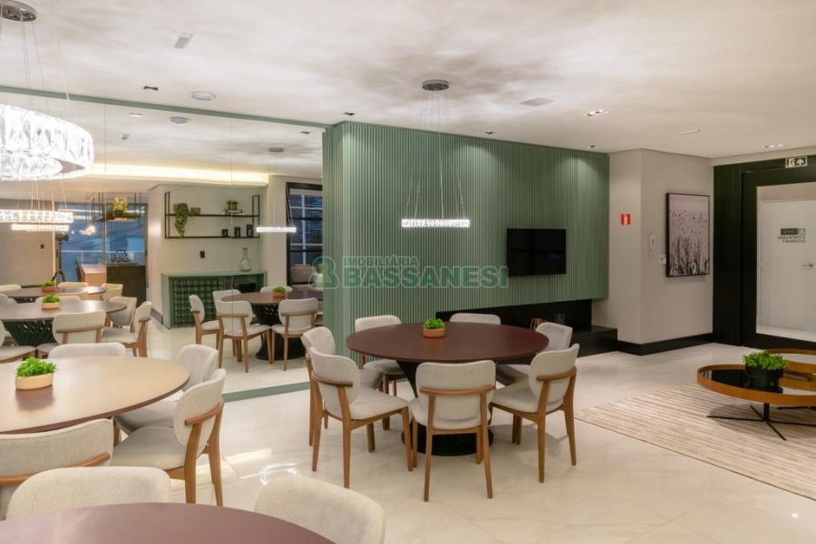 Apartamento com 143m², 3 dormitórios, 2 vagas, no bairro Madureira em Caxias do Sul para Comprar