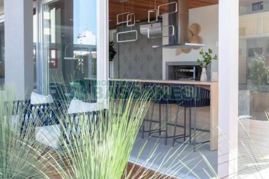 Apartamento com 143m², 3 dormitórios, 2 vagas, no bairro Madureira em Caxias do Sul para Comprar