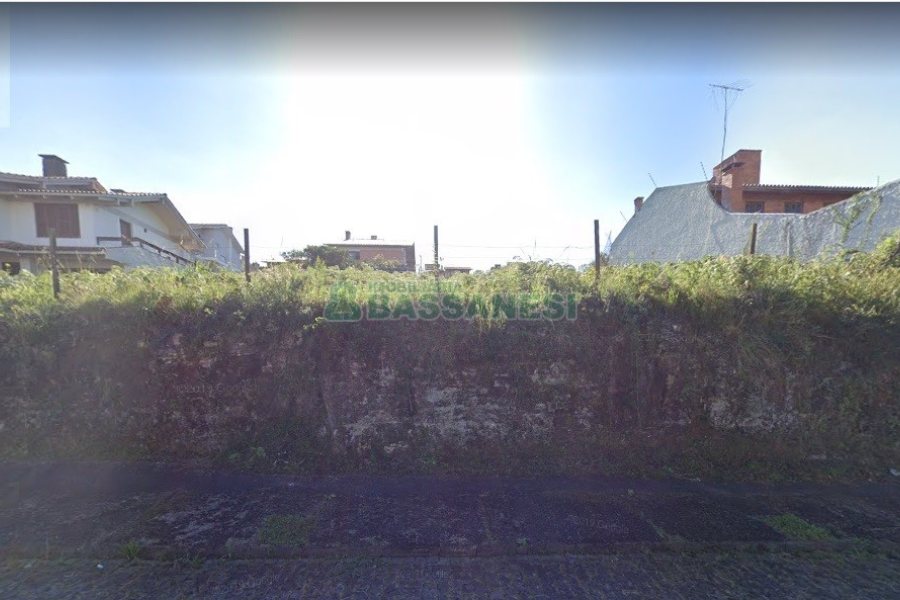 Terreno com 405m², no bairro Cinqüentenário em Caxias do Sul para Comprar