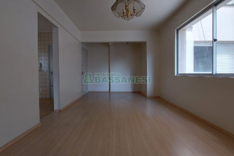 Apartamento com 45m², 2 dormitórios, no bairro São Pelegrino em Caxias do Sul para Alugar