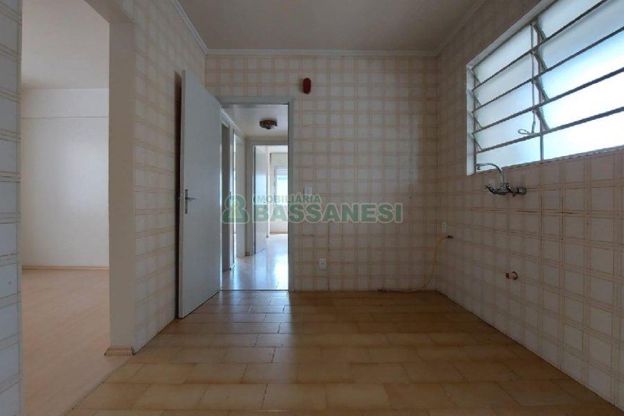 Apartamento com 45m², 2 dormitórios, no bairro São Pelegrino em Caxias do Sul para Alugar