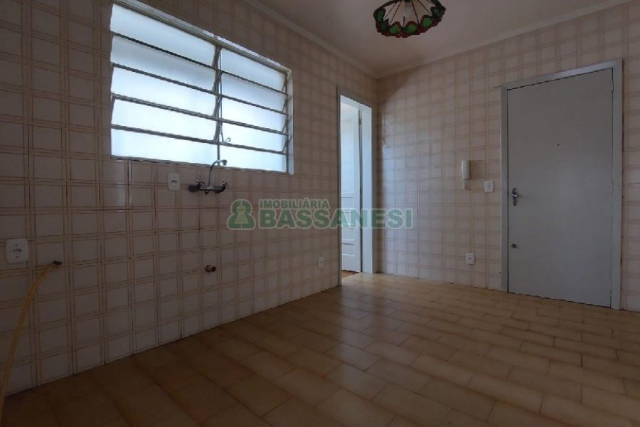 Apartamento com 45m², 2 dormitórios, no bairro São Pelegrino em Caxias do Sul para Alugar