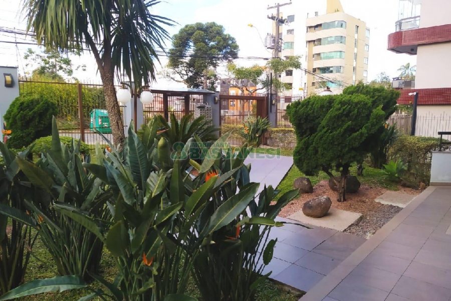 Apartamento com 118m², 2 dormitórios, 2 vagas, no bairro Madureira em Caxias do Sul para Comprar