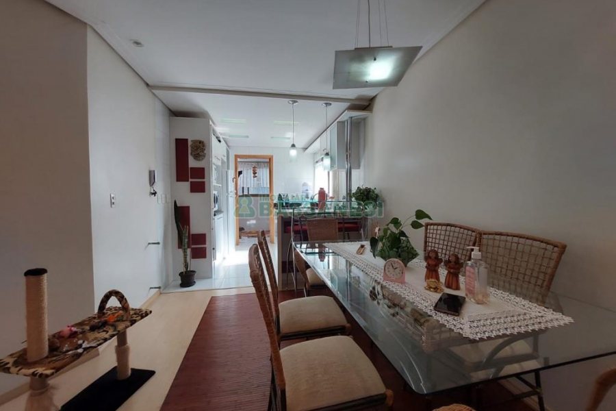 Apartamento com 118m², 2 dormitórios, 2 vagas, no bairro Madureira em Caxias do Sul para Comprar