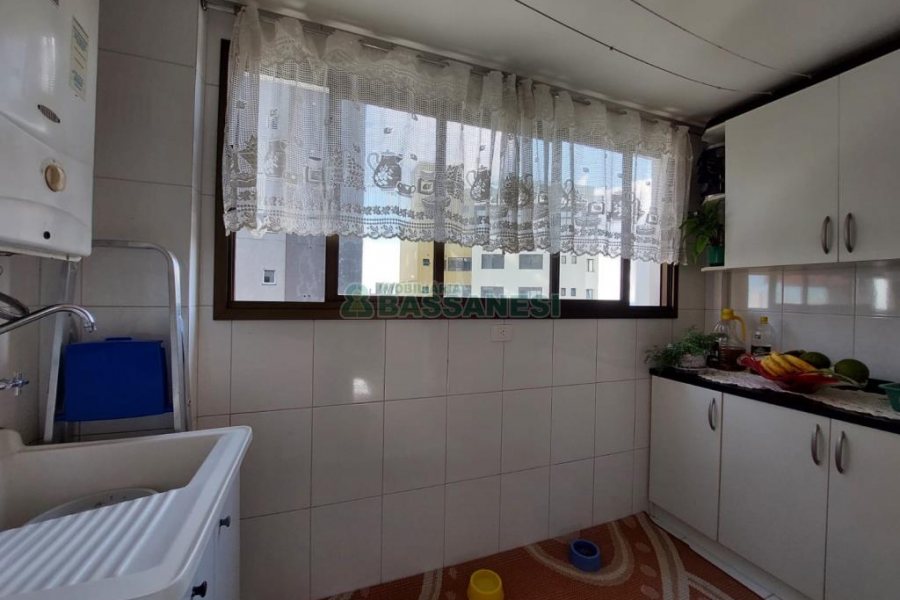 Apartamento com 118m², 2 dormitórios, 2 vagas, no bairro Madureira em Caxias do Sul para Comprar