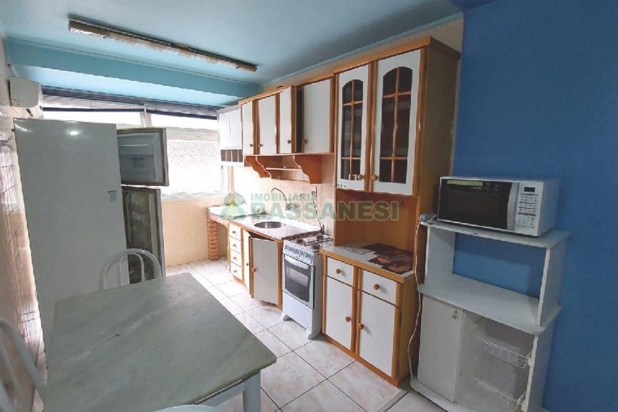 Apto Mobiliado com 67m², 2 dormitórios, 1 vaga, no bairro Centro em Caxias do Sul para Comprar
