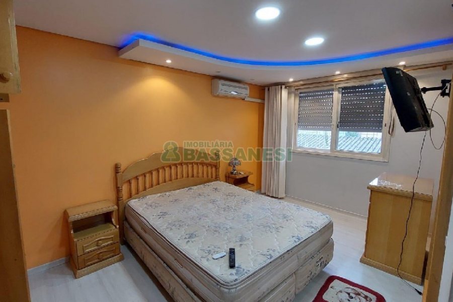 Apto Mobiliado com 67m², 2 dormitórios, 1 vaga, no bairro Centro em Caxias do Sul para Comprar