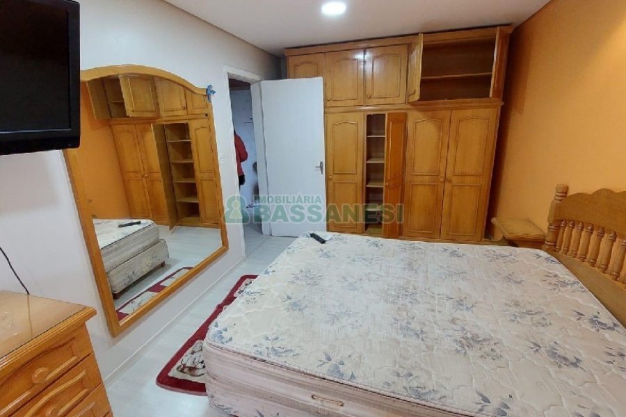 Apto Mobiliado com 67m², 2 dormitórios, 1 vaga, no bairro Centro em Caxias do Sul para Comprar