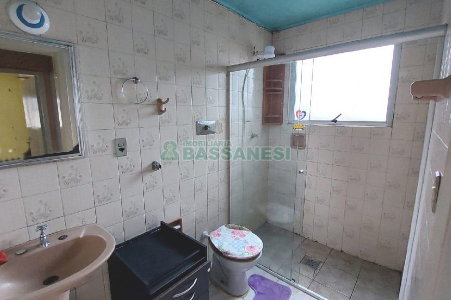 Apto Mobiliado com 67m², 2 dormitórios, 1 vaga, no bairro Centro em Caxias do Sul para Comprar