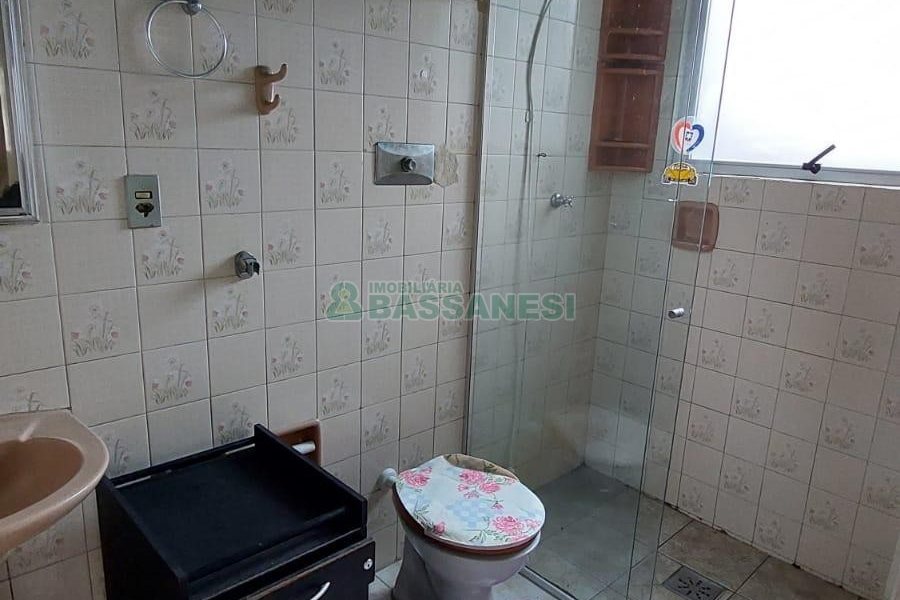 Apto Mobiliado com 67m², 2 dormitórios, 1 vaga, no bairro Centro em Caxias do Sul para Comprar