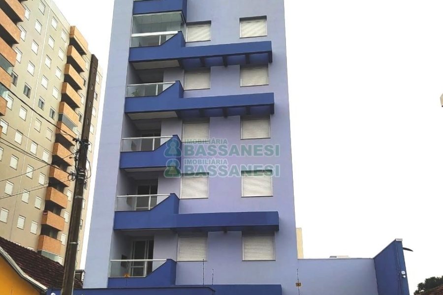 Apto Mobiliado com 68m², 2 dormitórios, 2 vagas, no bairro Lourdes em Caxias do Sul para Comprar