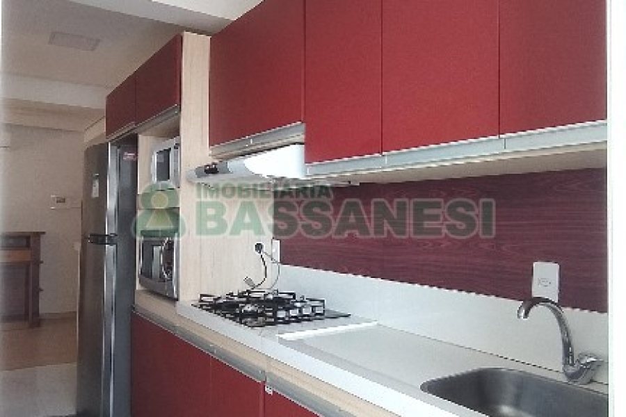 Apto Mobiliado com 68m², 2 dormitórios, 2 vagas, no bairro Lourdes em Caxias do Sul para Comprar