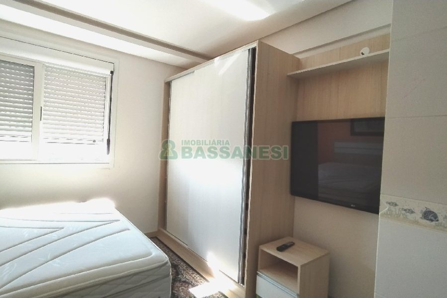 Apto Mobiliado com 68m², 2 dormitórios, 2 vagas, no bairro Lourdes em Caxias do Sul para Comprar