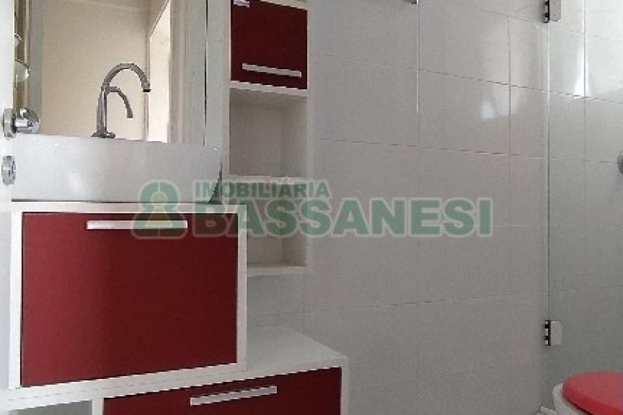 Apto Mobiliado com 68m², 2 dormitórios, 2 vagas, no bairro Lourdes em Caxias do Sul para Comprar