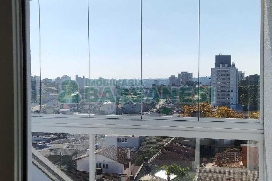 Apto Mobiliado com 68m², 2 dormitórios, 2 vagas, no bairro Lourdes em Caxias do Sul para Comprar