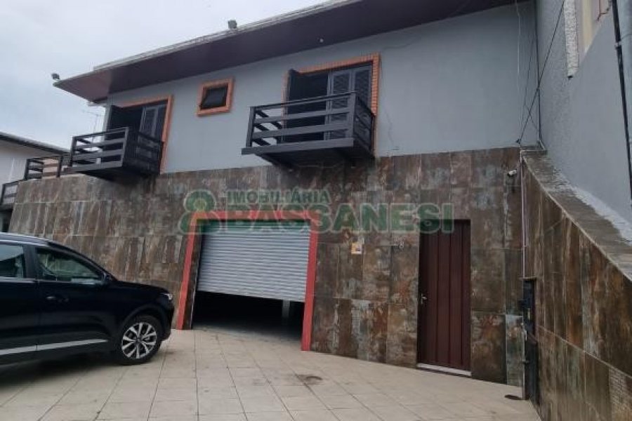 Loja com 331m², no bairro Jardim América em Caxias do Sul para Comprar
