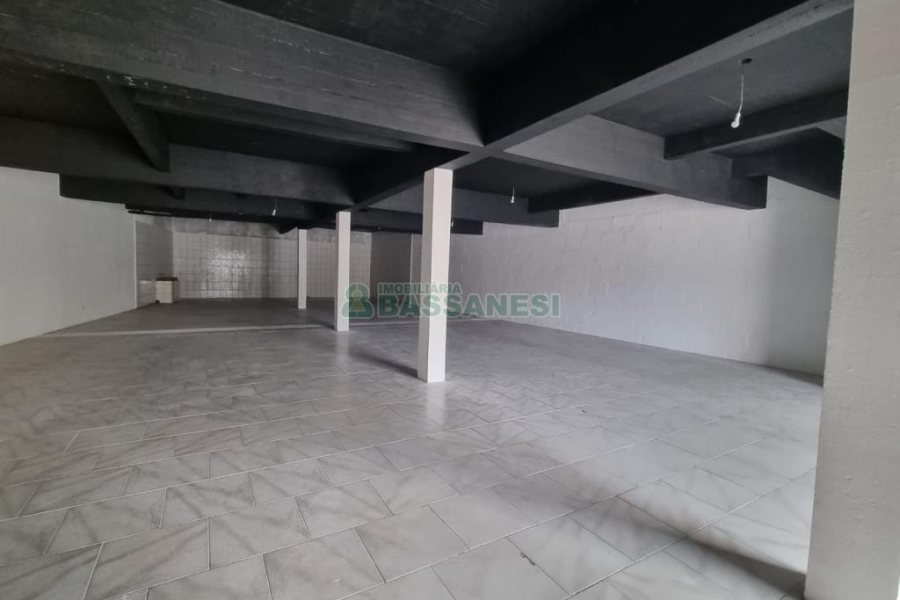Loja com 331m², no bairro Jardim América em Caxias do Sul para Comprar