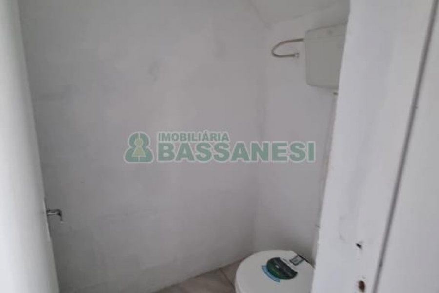 Loja com 331m², no bairro Jardim América em Caxias do Sul para Comprar