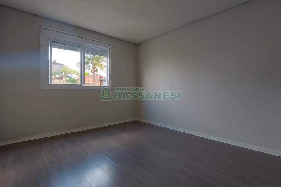 Apartamento com 44m², 2 dormitórios, 1 vaga, no bairro Pioneiro em Caxias do Sul para Comprar