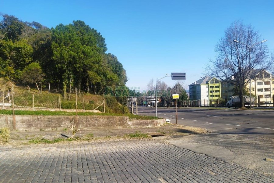 Terreno com 384m², no bairro Sagrada Família em Caxias do Sul para Comprar