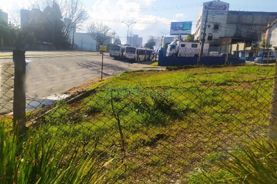 Terreno com 384m², no bairro Sagrada Família em Caxias do Sul para Comprar