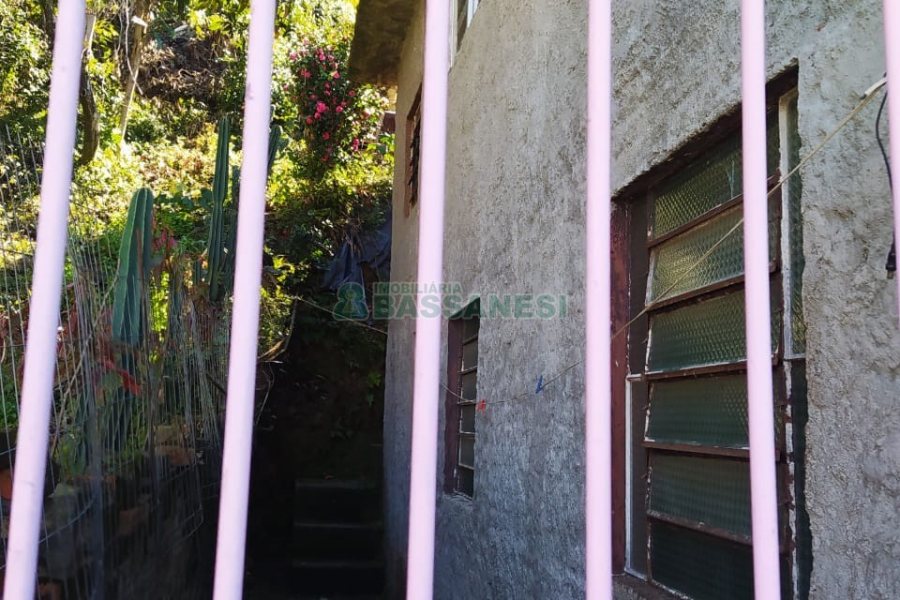 Casa com 160m², 4 dormitórios, no bairro São Leopoldo em Caxias do Sul para Comprar