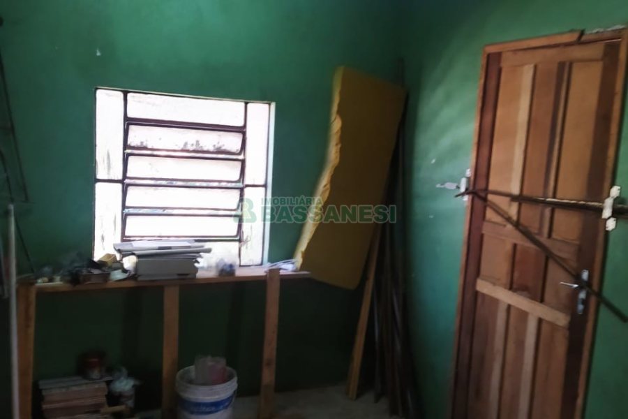 Casa com 160m², 4 dormitórios, no bairro São Leopoldo em Caxias do Sul para Comprar