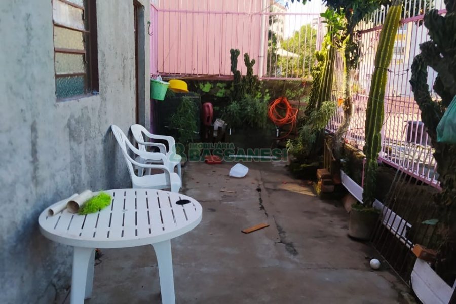 Casa com 160m², 4 dormitórios, no bairro São Leopoldo em Caxias do Sul para Comprar