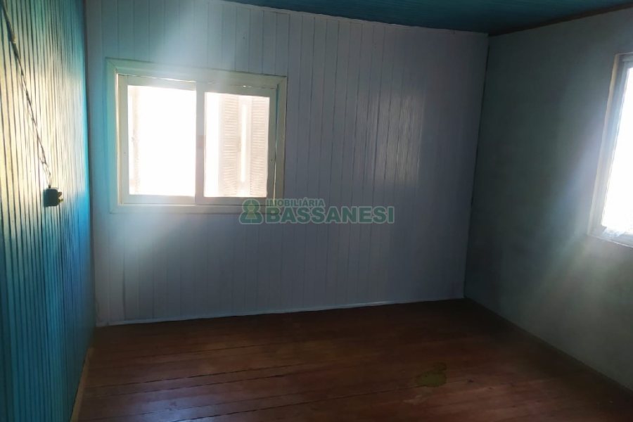 Casa com 160m², 4 dormitórios, no bairro São Leopoldo em Caxias do Sul para Comprar