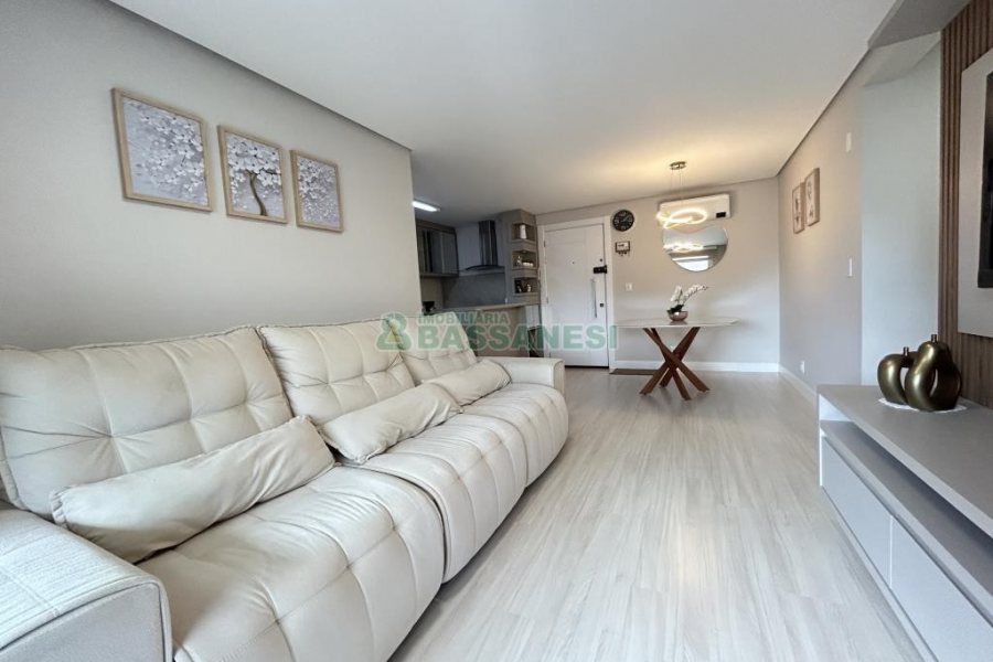 Apto Mobiliado com 85m², 2 dormitórios, 2 vagas, no bairro Panazzolo em Caxias do Sul para Alugar