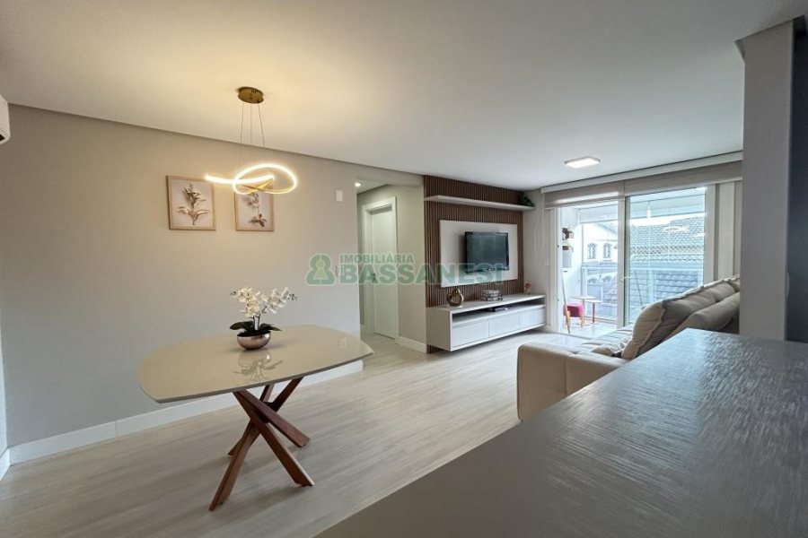 Apto Mobiliado com 85m², 2 dormitórios, 2 vagas, no bairro Panazzolo em Caxias do Sul para Alugar