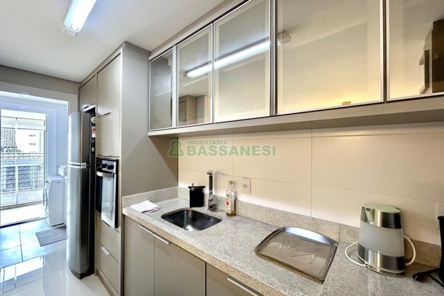 Apto Mobiliado com 85m², 2 dormitórios, 2 vagas, no bairro Panazzolo em Caxias do Sul para Alugar