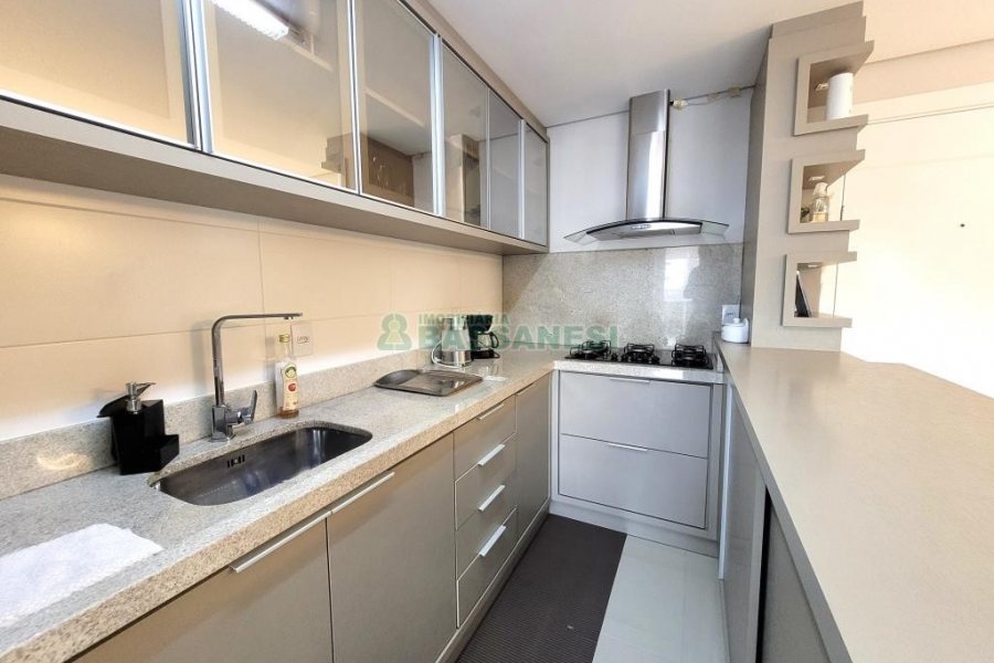 Apto Mobiliado com 85m², 2 dormitórios, 2 vagas, no bairro Panazzolo em Caxias do Sul para Alugar