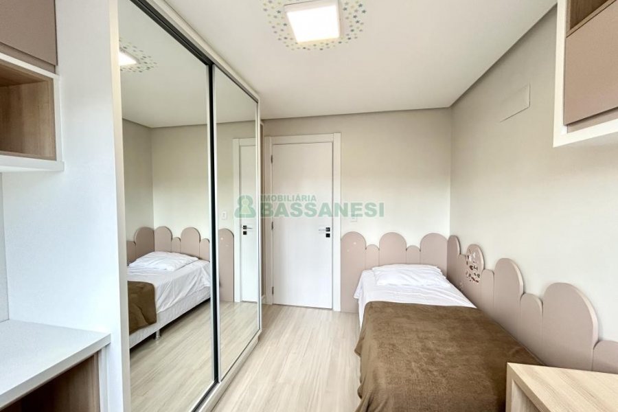 Apto Mobiliado com 85m², 2 dormitórios, 2 vagas, no bairro Panazzolo em Caxias do Sul para Alugar