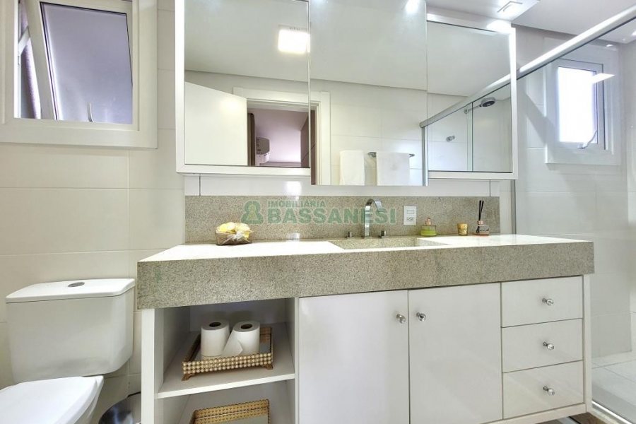 Apto Mobiliado com 85m², 2 dormitórios, 2 vagas, no bairro Panazzolo em Caxias do Sul para Alugar