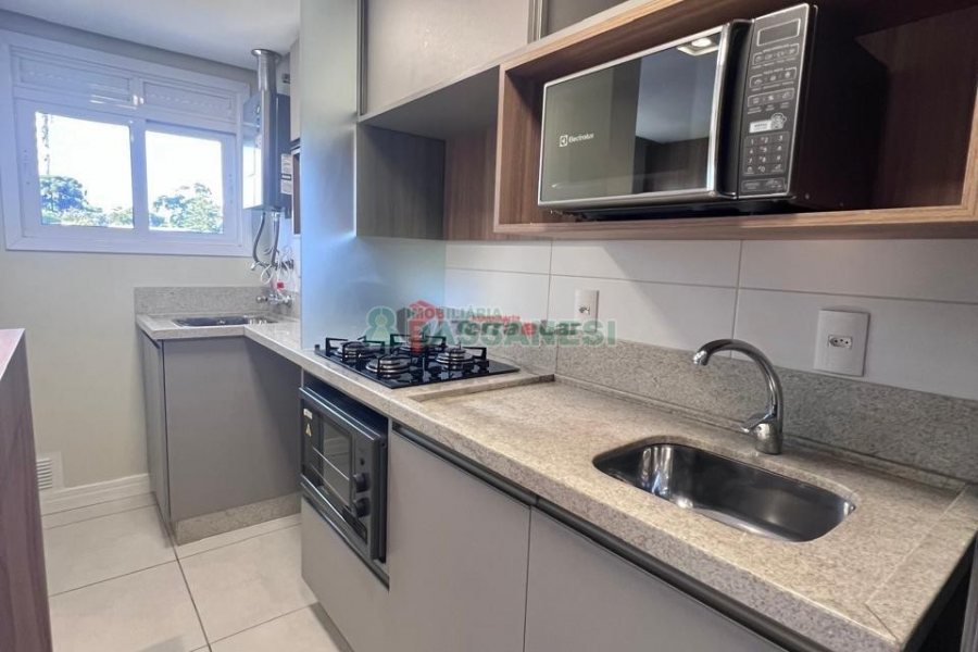 Apto Mobiliado com 40m², 1 dormitório, 1 vaga, no bairro Lourdes em Caxias do Sul para Alugar