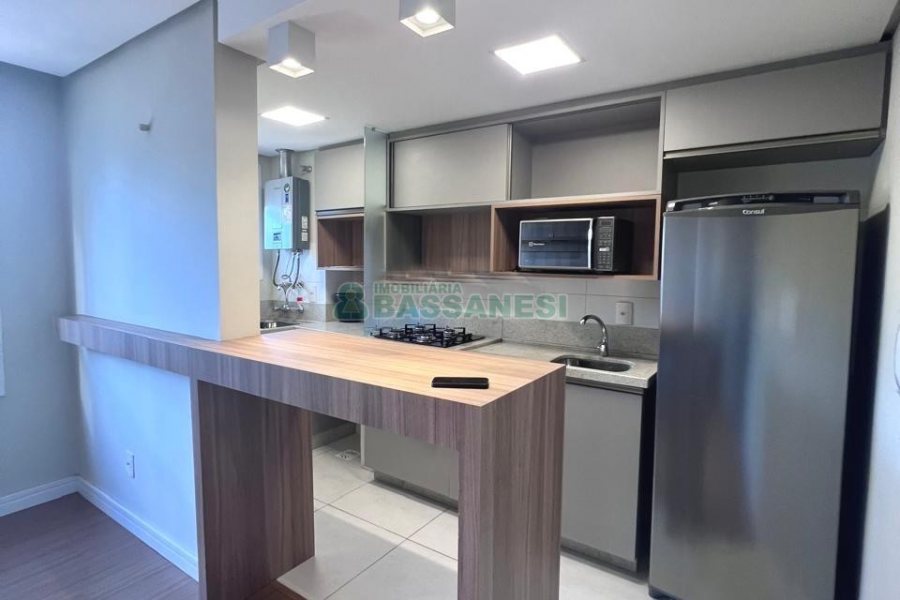 Apto Mobiliado com 40m², 1 dormitório, 1 vaga, no bairro Lourdes em Caxias do Sul para Alugar