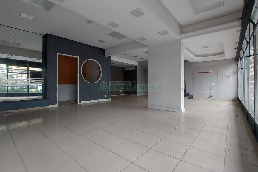 Loja com 142m², no bairro São Pelegrino em Caxias do Sul para Alugar ou Comprar
