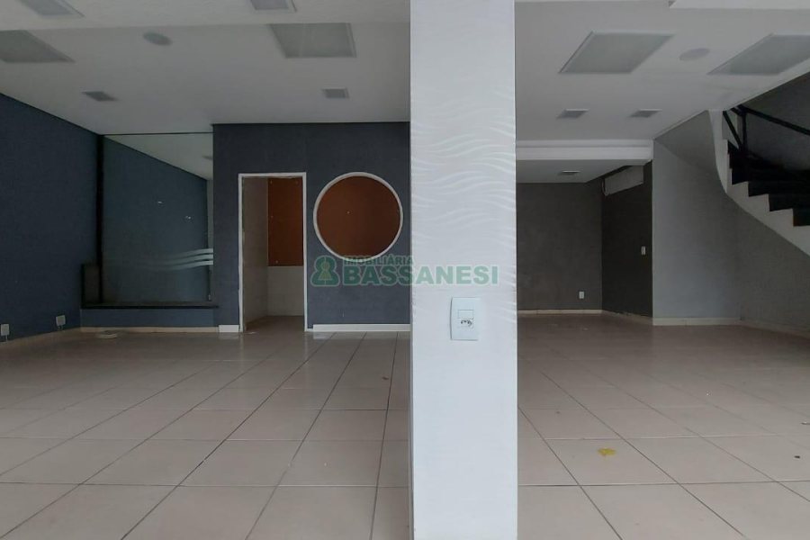 Loja com 142m², no bairro São Pelegrino em Caxias do Sul para Alugar ou Comprar