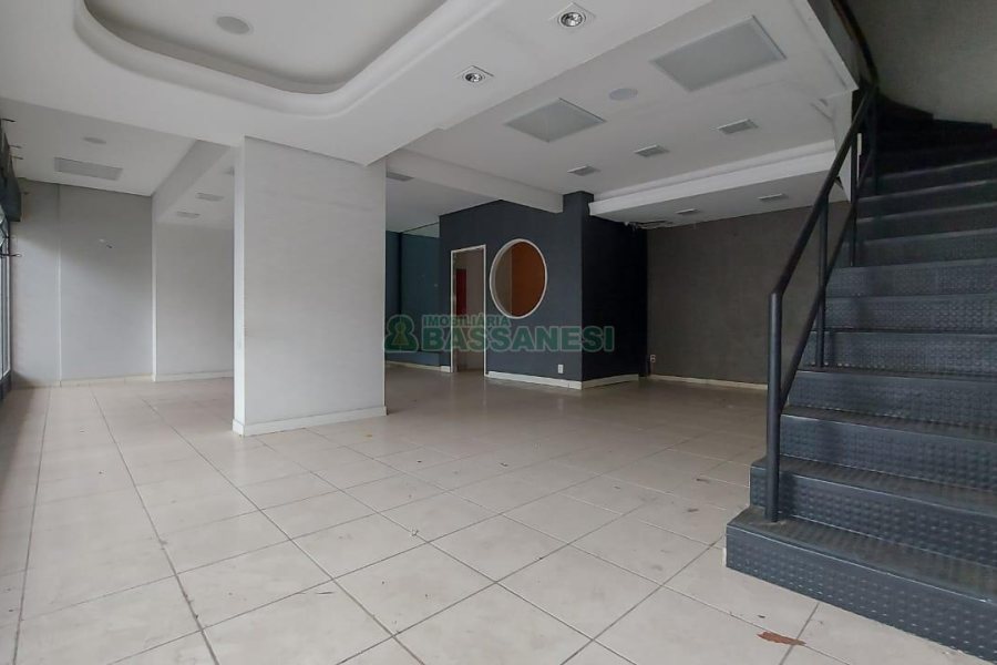 Loja com 142m², no bairro São Pelegrino em Caxias do Sul para Alugar ou Comprar