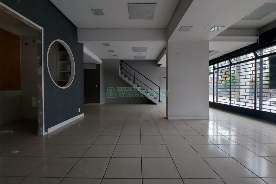 Loja com 142m², no bairro São Pelegrino em Caxias do Sul para Alugar ou Comprar